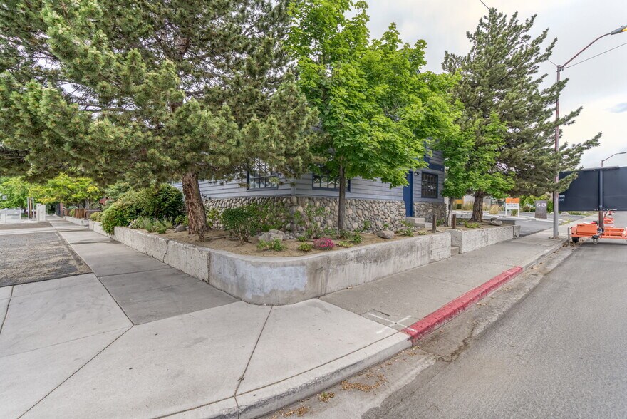 More Photos Of 1001 Jones St, Reno Medical For Lease