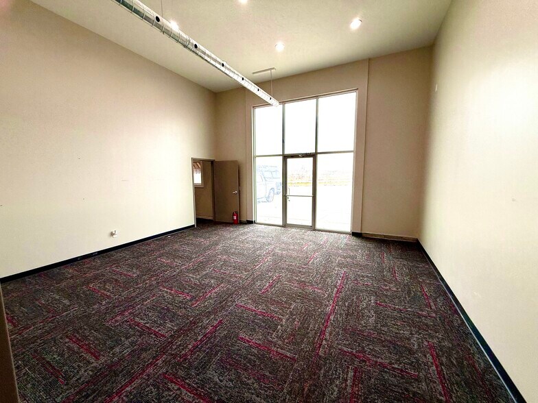 More Photos Of 13633 S 217th St, Gretna Light Distribution For Lease