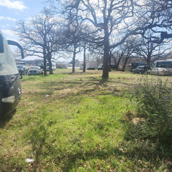 More Photos Of 725 N Walton Walker Blvd, Irving Land For Sale
