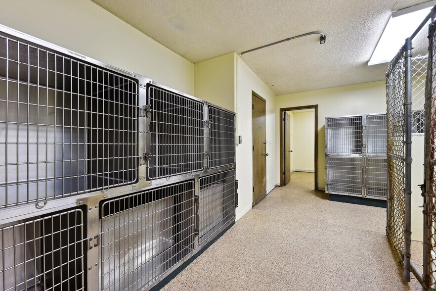 More Photos Of 10569 Lem Turner Rd, Jacksonville Medical For Sale