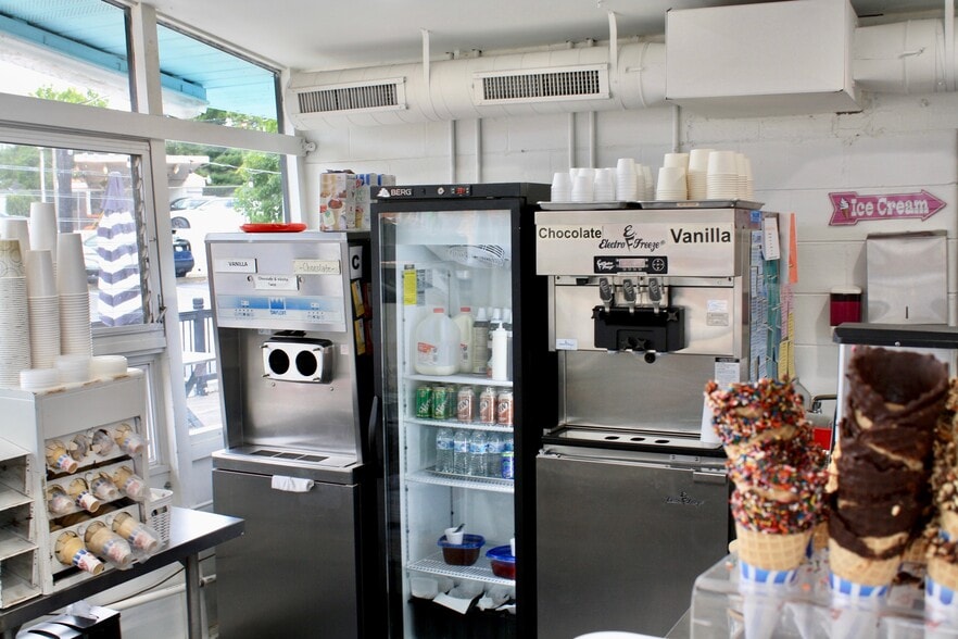 More Photos Of 67 Main St, Belleville Fast Food For Sale