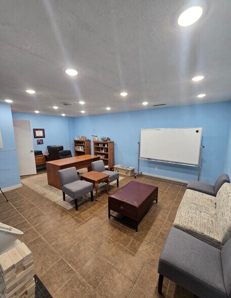 More Photos Of 1444 S A St, Elwood Freestanding For Sale