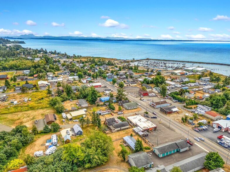 More Photos Of 780 US-101, Chinook Restaurant For Sale