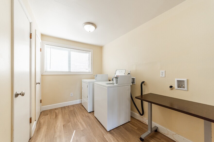 More Photos Of 3240-3320 NE 8th St, Gresham Apartments For Sale