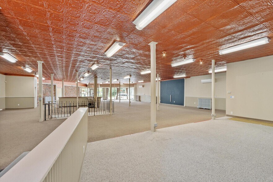 More Photos Of 91 Central St, Leominster Freestanding For Lease