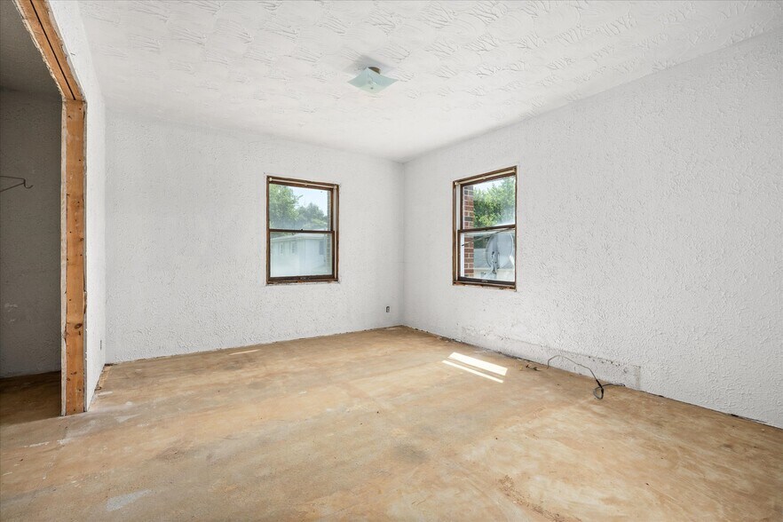 More Photos Of 170 Round House St, Braidwood Apartments For Sale