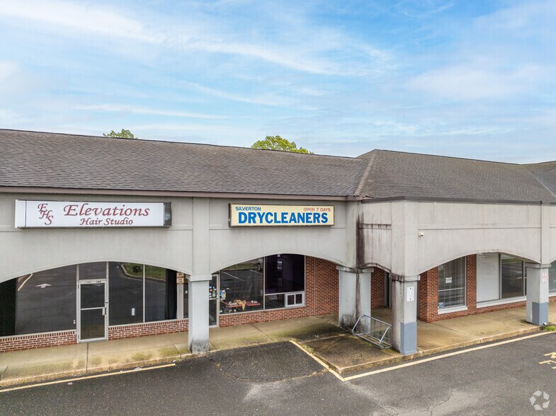 More Photos Of 1769-1795 Hooper Ave, Toms River Freestanding For Lease