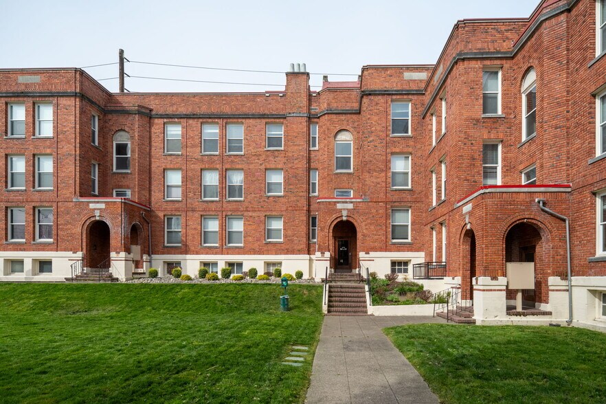 More Photos Of 834 7th St, Bremerton Apartments For Sale