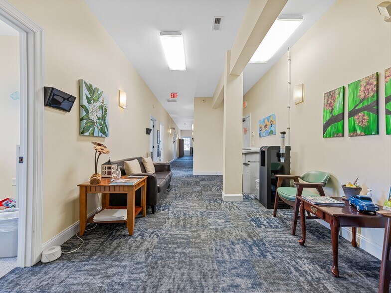 More Photos Of 120 Chadwick Square Ct, Hendersonville Medical For Lease