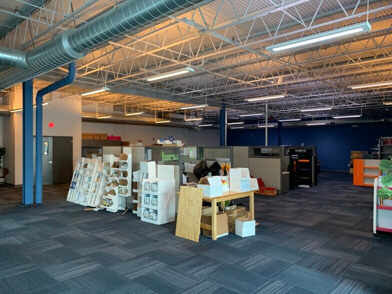 More Photos Of 15-01 Pollitt Dr, Fair Lawn Light Distribution For Lease