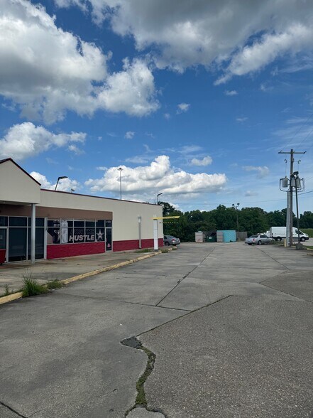 More Photos Of 13496 Highway 73, Geismar Fast Food For Sale