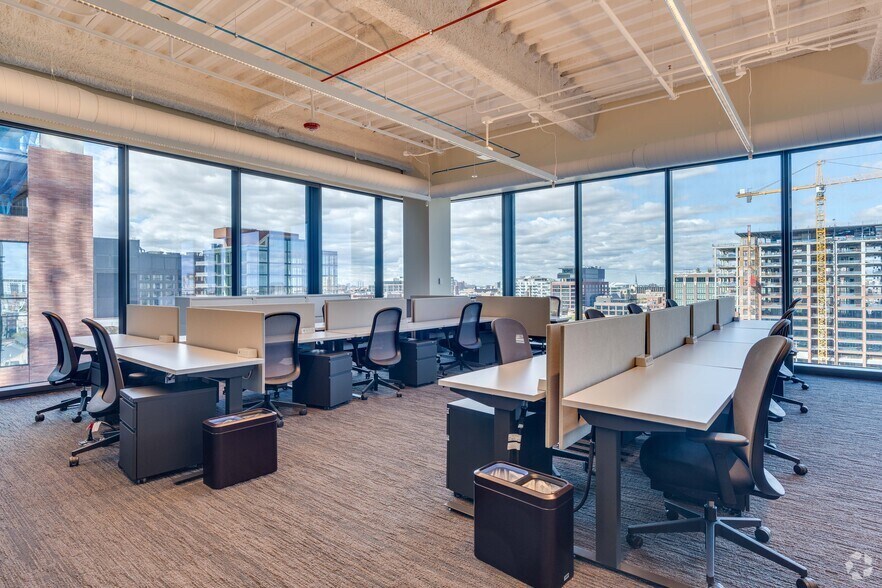 More Photos Of 333 N Green St, Chicago Office For Lease