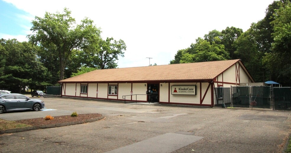 More Photos Of 70A Washington Ave, North Haven Specialty For Lease