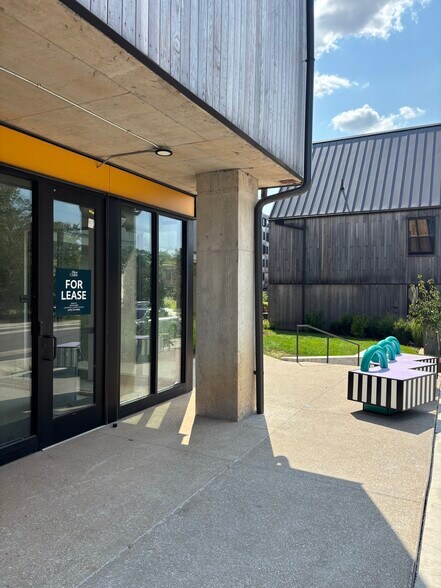 More Photos Of 337 SE 3rd St, Bentonville Apartments For Lease