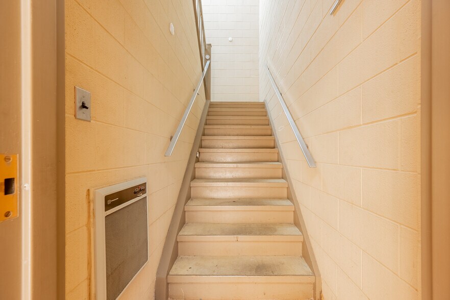 More Photos Of 65 E Main St, Pulaski Loft Creative Space For Sale