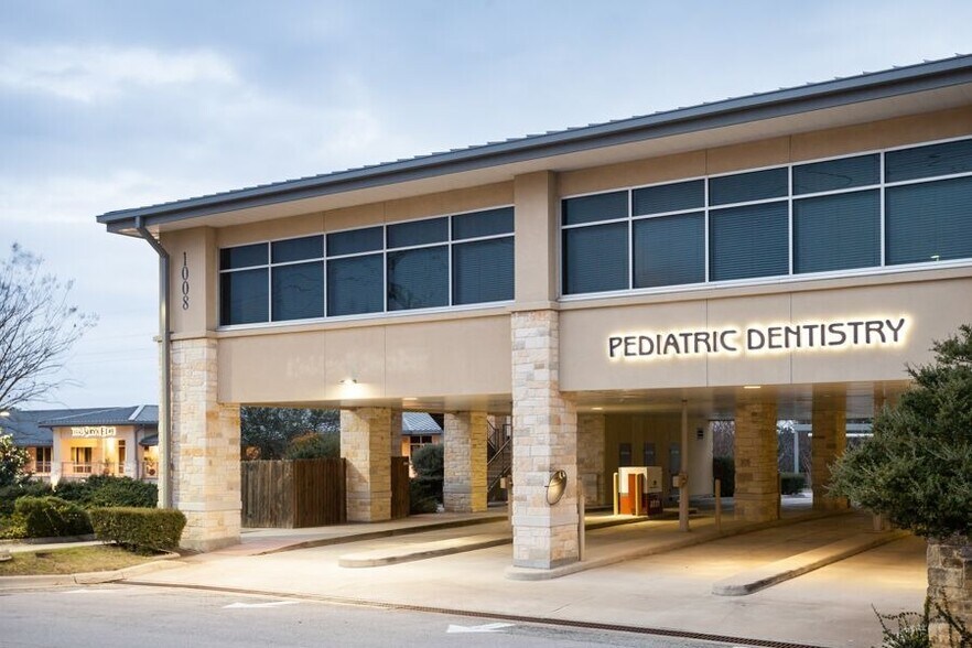 More Photos Of 1008 Ranch Road 620 S, Lakeway Office For Lease