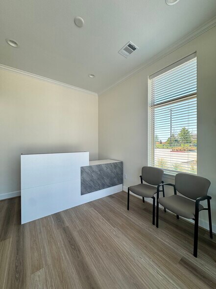 More Photos Of 1630 W Prosper Trl, Prosper Unknown For Lease