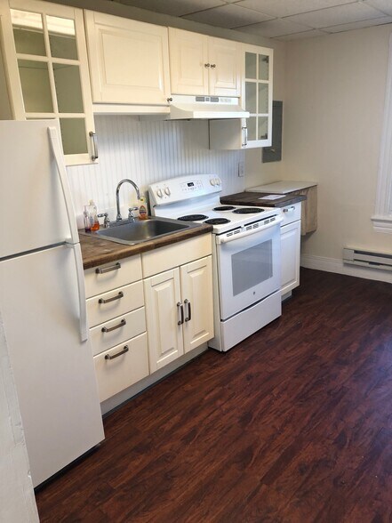 More Photos Of 402 Main St, Port Jefferson Storefront Retail Residential For Sale