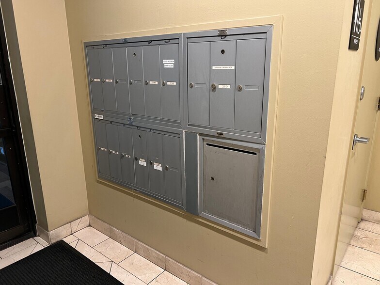 More Photos Of 695 Oak Grove Ave, Menlo Park Medical For Sale