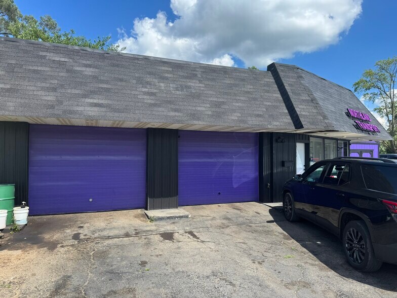 More Photos Of 3429 S Washington St, Marion Freestanding For Sale
