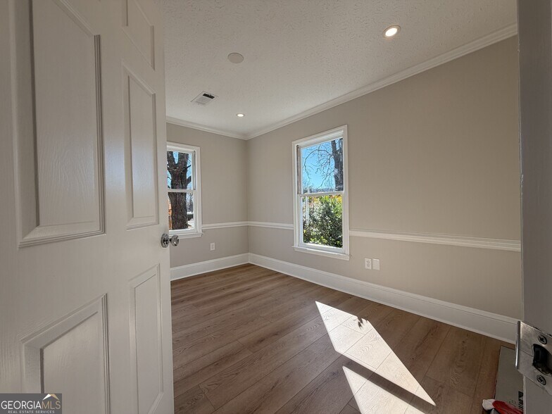 More Photos Of 1165 Cedar Shoals Dr, Athens Loft Creative Space For Lease