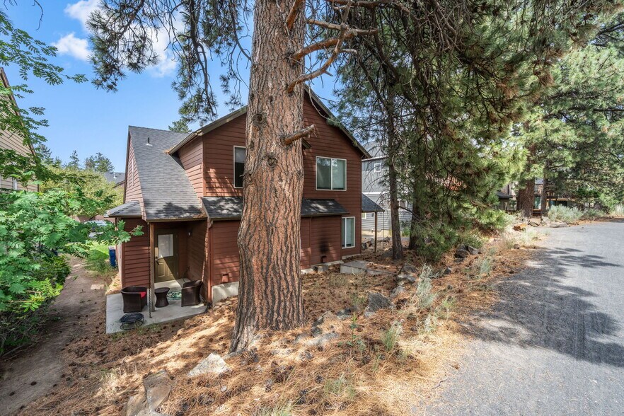 More Photos Of 363 SW Garfield Ave, Bend Apartments For Sale