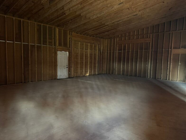 More Photos Of 5190 Piney Grove Rd, Cumming Office Residential For Lease