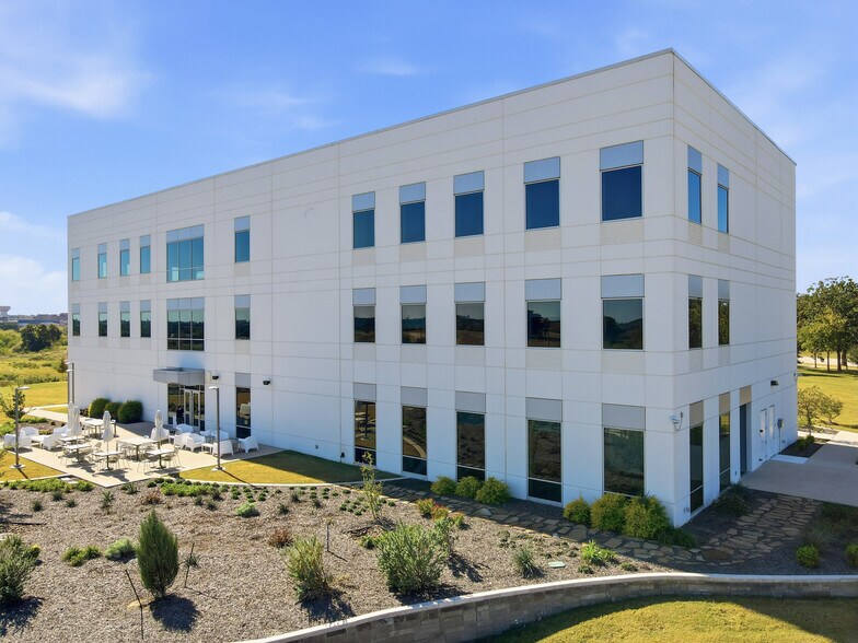 More Photos Of 1021 Grace Ln, Southlake Office For Sale