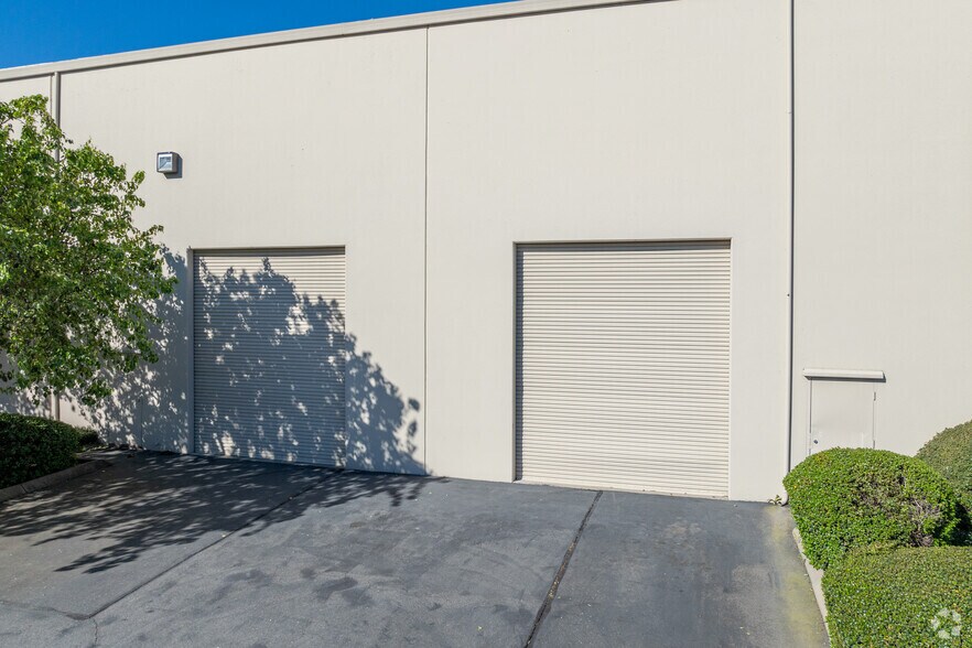 More Photos Of 8432 Rovana Cir, Sacramento Warehouse For Lease