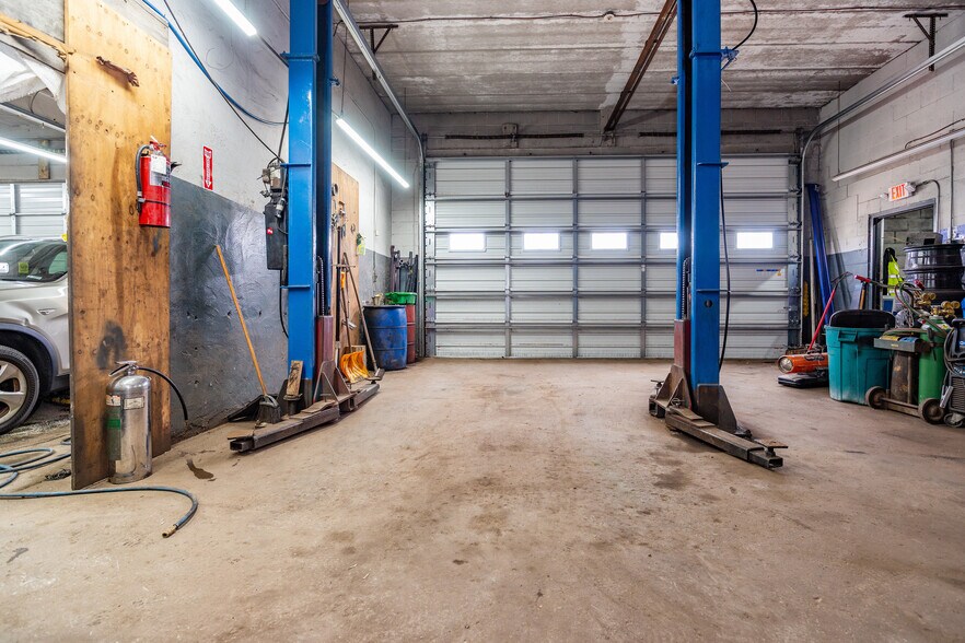 More Photos Of 1220 Broad St, Central Falls Auto Repair For Sale