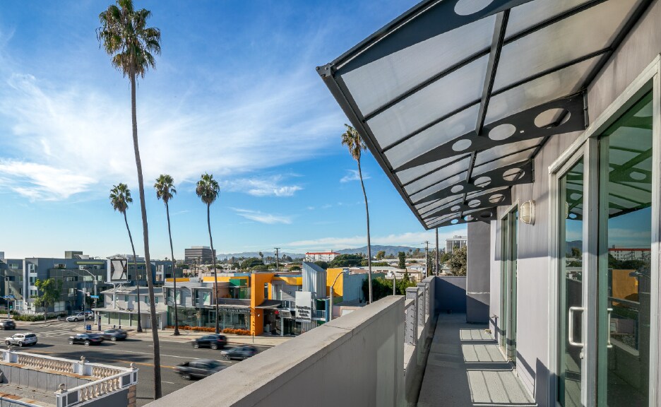 More Photos Of 3122 Santa Monica Blvd, Santa Monica Office For Sale