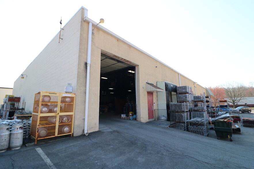 More Photos Of 1633 Republic Rd, Huntingdon Valley Warehouse For Sale