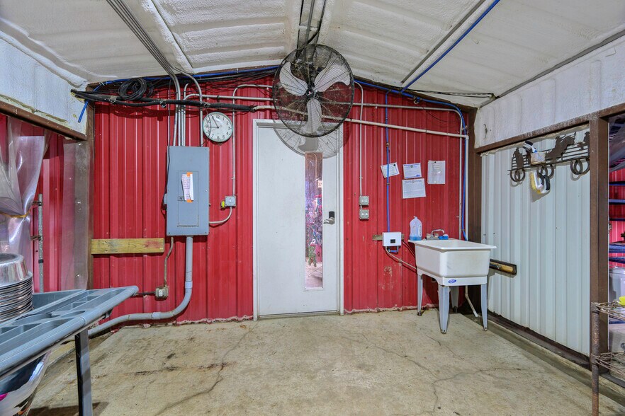 More Photos Of 10963 E US Highway 82, Windom Specialty For Sale