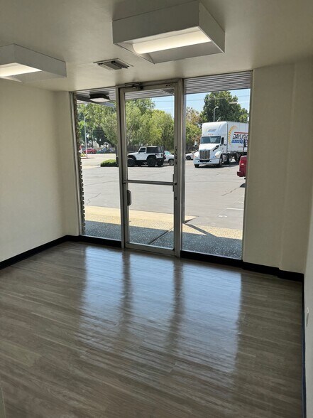 More Photos Of 16312 Garfield Ave, Paramount Warehouse For Lease