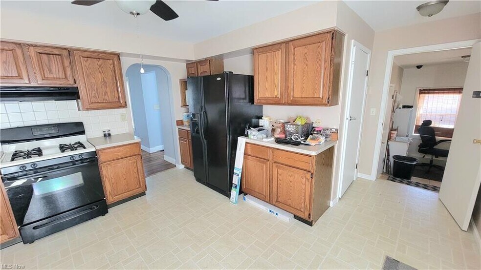 More Photos Of 3537 Liberty Ave, Vermilion Hotel For Sale