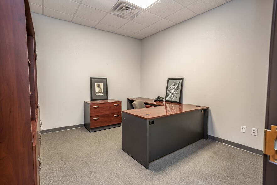 More Photos Of 201 W California St, Gainesville Office For Lease