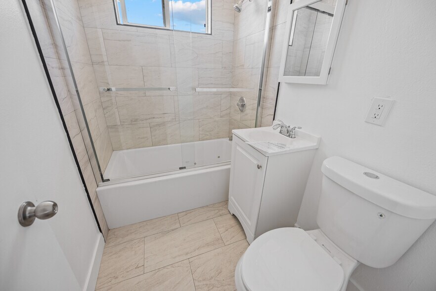 More Photos Of 1445 N Wilmington Blvd, Wilmington Multifamily For Sale