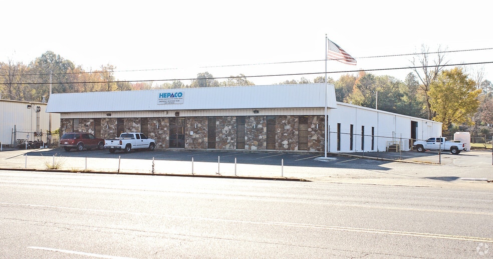 Primary Photo Of 731 E Brooks Rd, Memphis Warehouse For Lease