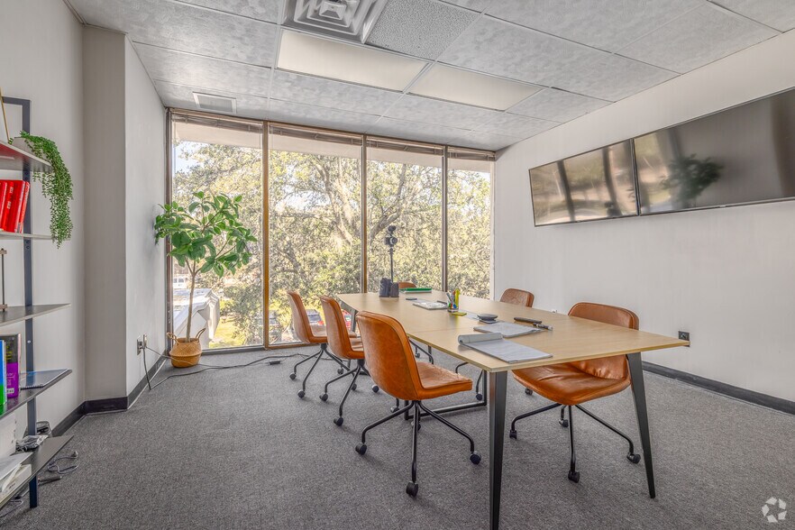 More Photos Of 101 Century 21 Dr, Jacksonville Office For Lease