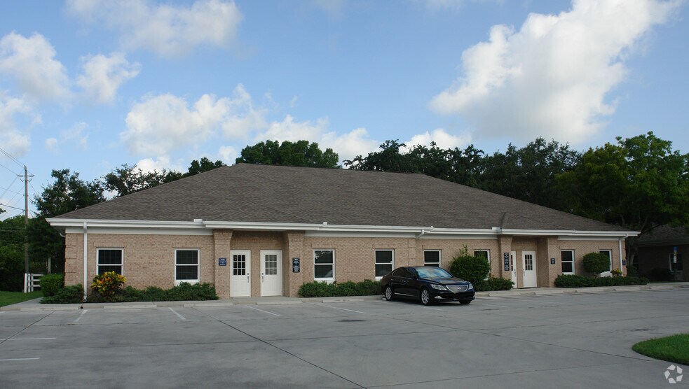 Primary Photo Of 6718-6726 Lone Oak Blvd, Naples Office For Lease