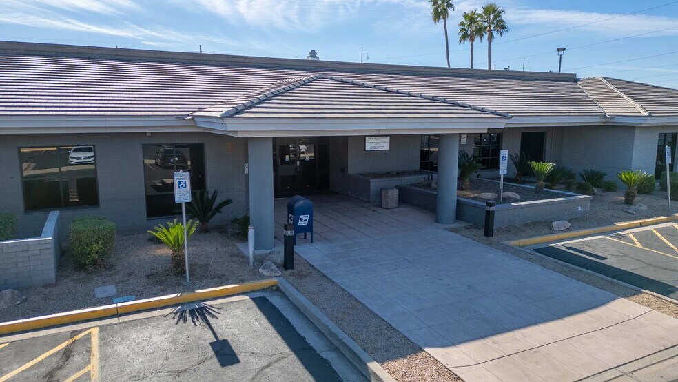 More Photos Of 702 E Bell Rd, Phoenix Unknown For Lease