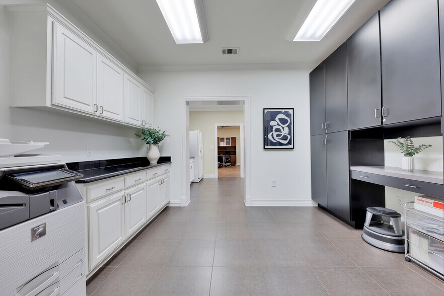 More Photos Of 860 Hebron Pky, Lewisville Medical For Sale