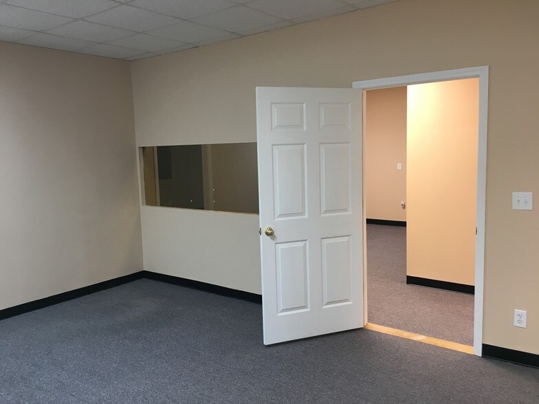 More Photos Of 6350 Cephis Dr, Clemmons Unknown For Lease