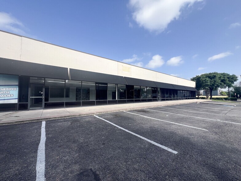 More Photos Of 1305 SW Loop 410, San Antonio Unknown For Lease
