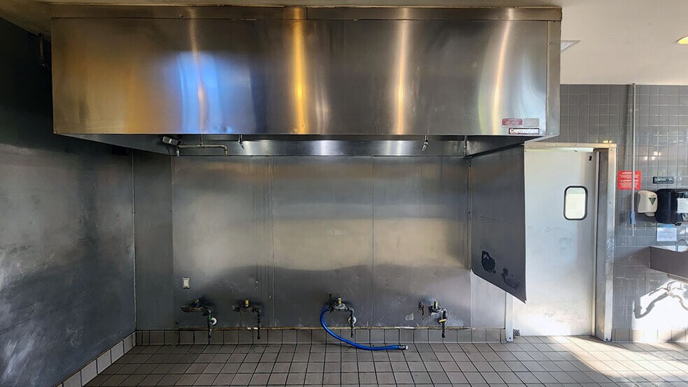 More Photos Of 500-508 Lexington Pky S, Saint Paul Restaurant For Lease