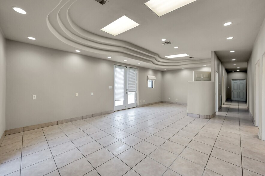 More Photos Of 32219 Tamina Rd, Magnolia Distribution For Lease