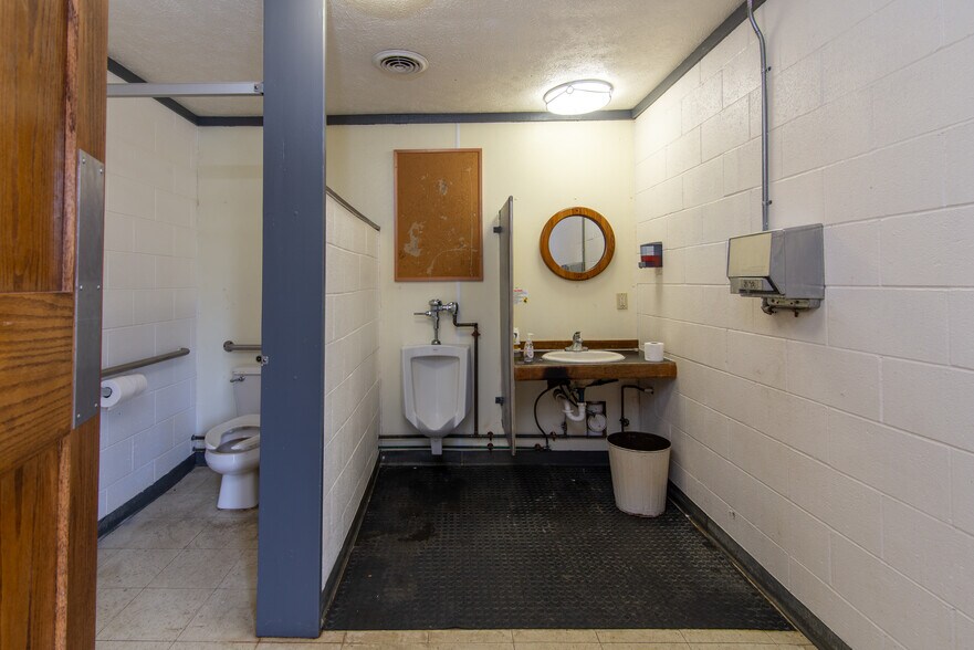 More Photos Of 219 E Main St, Bannister General Retail For Sale