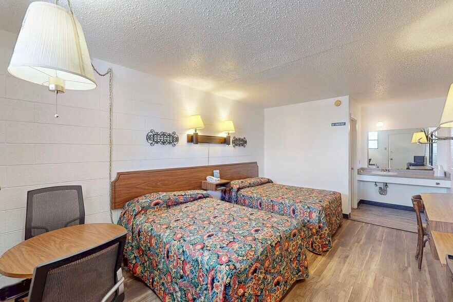 More Photos Of 5634 E Paisano Dr, El Paso Hotel For Sale