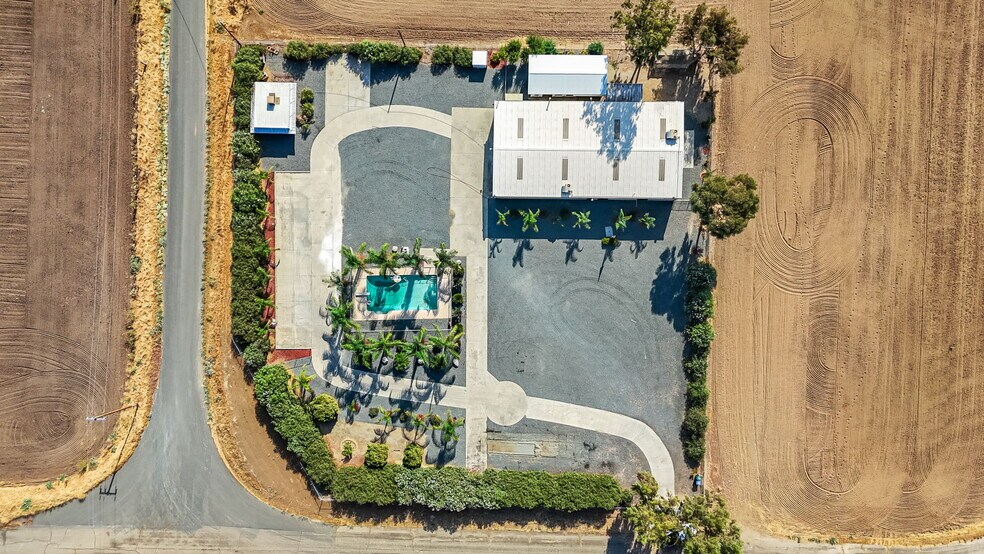 More Photos Of 23259 Avenue 64 Ave, Ducor Warehouse For Sale