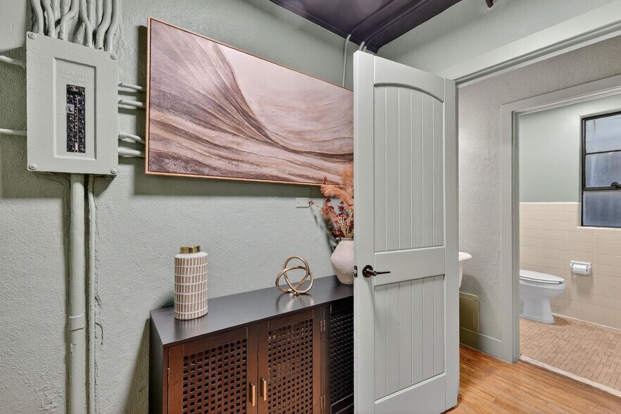 More Photos Of 103 S 2nd St, Leesburg Office For Lease